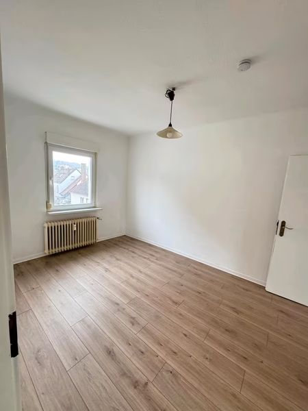 Wohnen mit Charakter: 2-Zimmer-Wohnung in Saarbrücken-Dudweiler